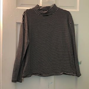 Mock neck striped turtleneck shirt